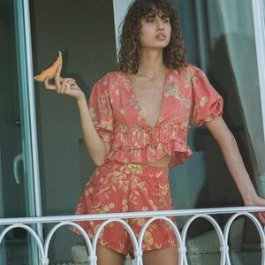 Sir the label 100% silk Florentine set.